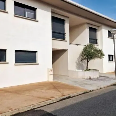 Apartment En Rez De Jardin. Porto-Vecchio (Corsica)