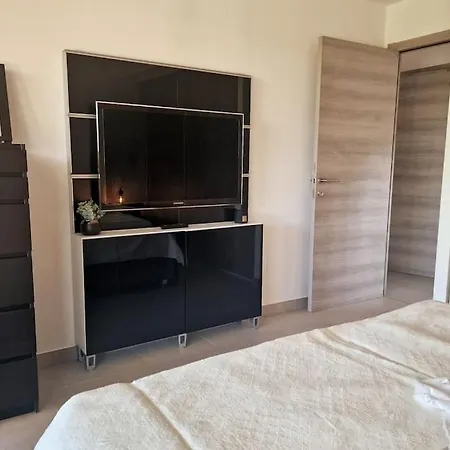 En Rez De Jardin. Apartment Porto-Vecchio (Corsica)