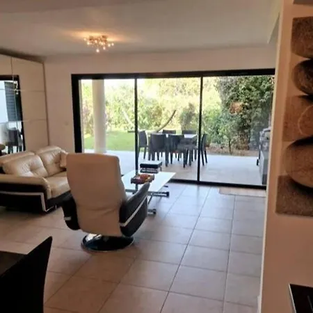 Apartment En Rez De Jardin. Porto-Vecchio (Corsica)