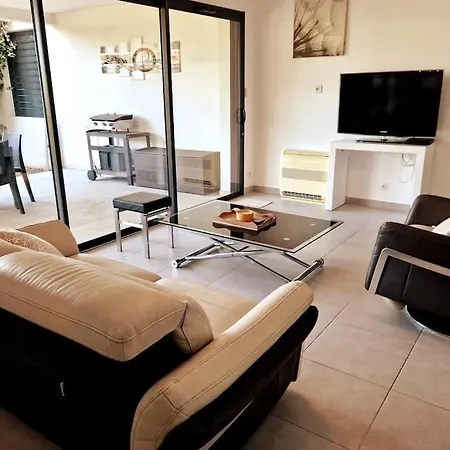 Apartment En Rez De Jardin.